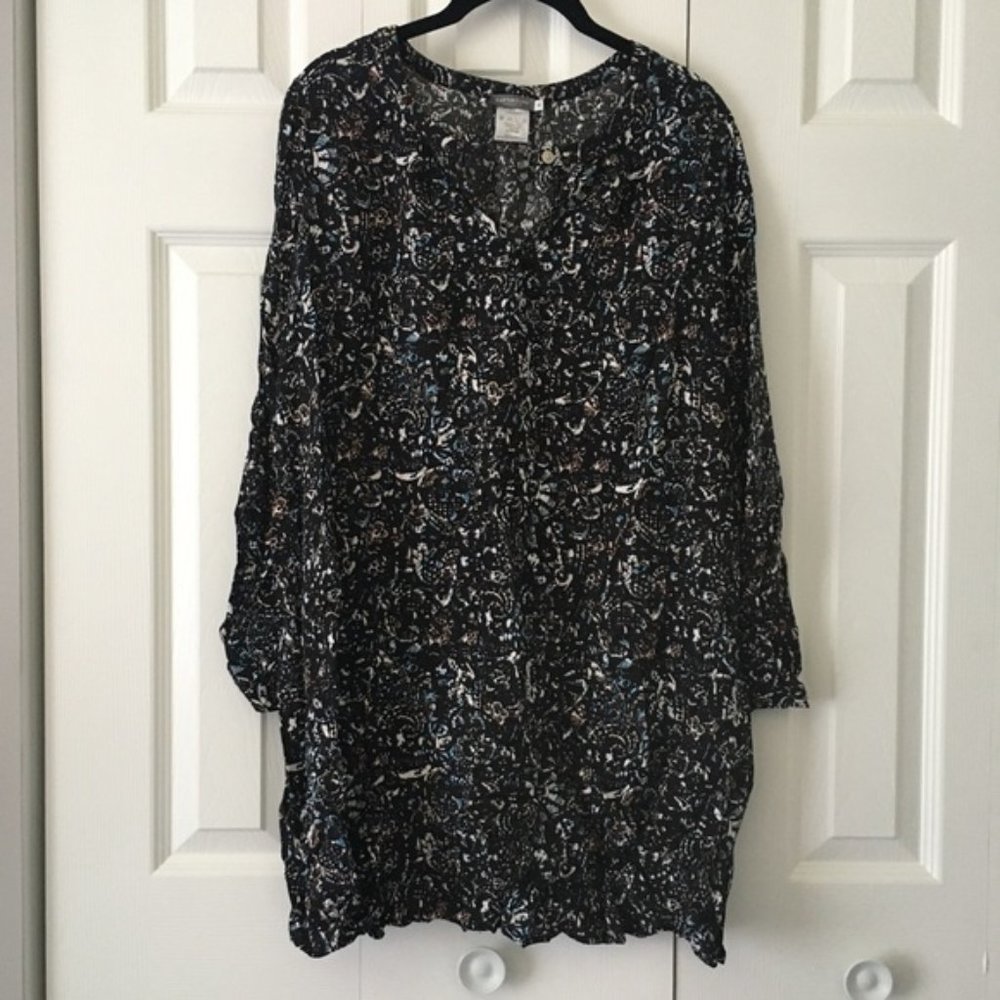 Lightweight Patterned Keyhole Shift Dress